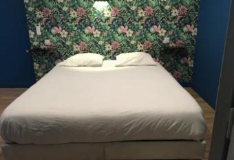 Appartements Nice Centre Carr   d   or allows 18 year olds to book a room