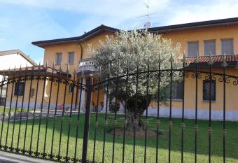 One M has Balcony rooms