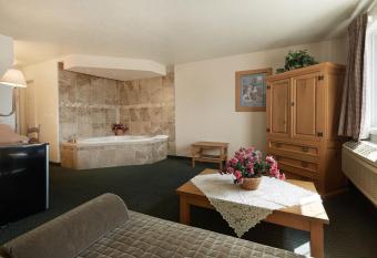 Columbine Inn & Suites allows 18 year olds to book a room