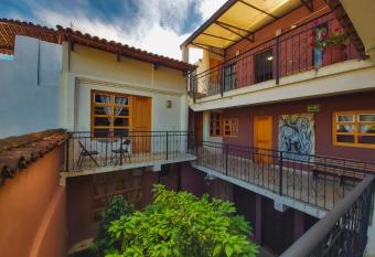 Mar  a Arte Hotel allows 18 year olds to book a room