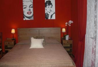 La Maison Blanche allows 18 year olds to book a room