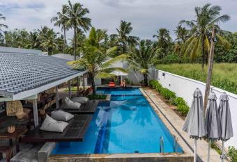 Global Surf Lodge Kabalana has Balcony rooms