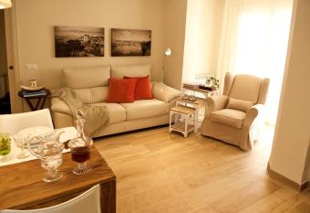 Ca La Maria allows 18 year olds to book a room