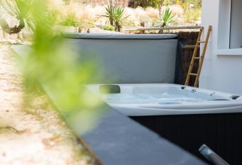 Ferret Vigne - Villa Chambres d H  tes allows 18 year olds to book a room