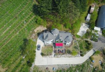 Happy Dream Pension has Balcony rooms