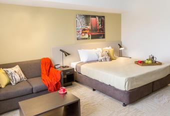 Lithgow Workies Club Motel allows 18 year olds to book a room