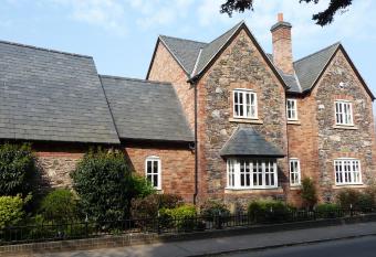 Keepers Lodge allows 18 year olds to book a room