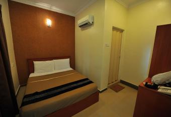 Gurney Inn allows 18 year olds to book a room