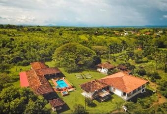 Hacienda El Sam  n has Balcony rooms