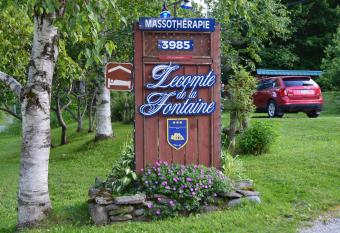 Lecomte De La Fontaine has Balcony rooms