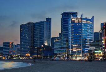 Kent Hotel Gwangalli by Kensington has rooms with a private hot tub