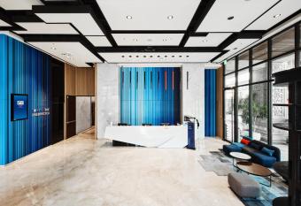 Holiday Inn Express Kaohsiung Love River, an IHG Hotel allows 18 year olds to book a room