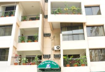 Asia Pacific Hotel has Smoking/Balcony rooms