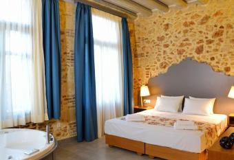 Elia Kentron allows 18 year olds to book a room