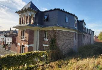 Auberge des Remparts has Balcony rooms