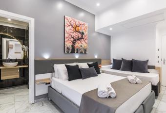 Hotel Sant Angelo Palace allows 18 year olds to book a room