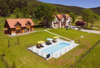 Guest House Good Night has Balcony rooms