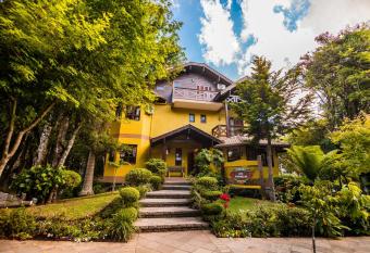 Pousada Das Papoulas has Balcony rooms