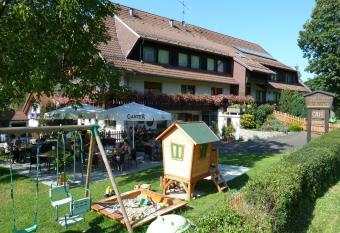 Caf  -Pension Endehof has Balcony rooms