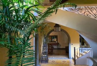 Hotel 1915 INN & SUITES has Balcony rooms