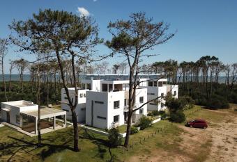 Pinar del Oriental has Balcony rooms