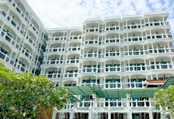 Grand Supicha City Hotel - SHA Plus allows 18 year olds to book a room