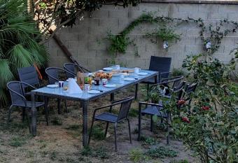 Le sas de Fanny - chambres d h  tes allows 18 year olds to book a room