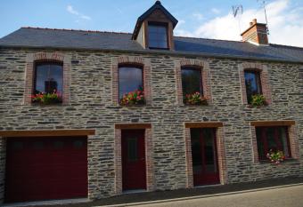 G  te Des Hirondelles has Balcony rooms