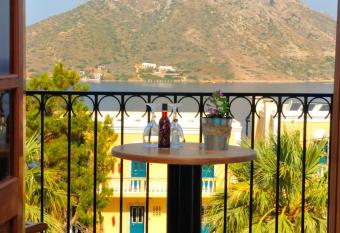 Vouros Palace has Balcony rooms