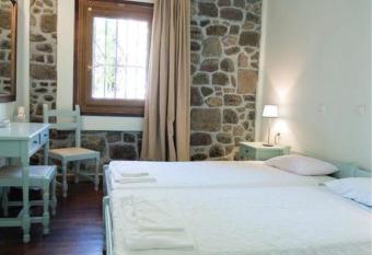 Olive Press Hotel & Apartments has Balcony rooms