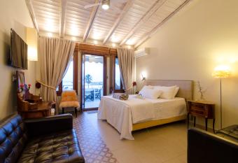 Smaragdi Boutique Hotel has Balcony rooms