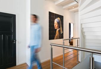 Bac  n Bed & Breakfast allows 18 year olds to book a room