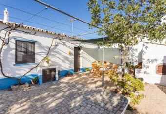 Charming Cottage near Tavira has Balcony rooms