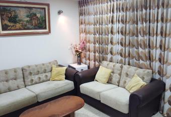 Zohar s Apartment allows 18 year olds to book a room