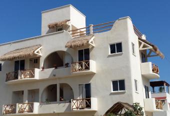 Balanca Studios has Balcony rooms