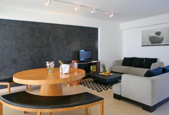 Napa Mermaid Hotel & Suites allows 18 year olds to book a room