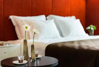 Prima Link Hotel allows 18 year olds to book a room