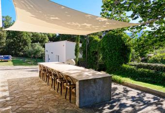 Maison San Giovanni allows 18 year olds to book a room