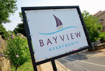 Bay View Apartments has Balcony rooms