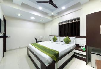 Itsy By Treebo - Jai Ambe Maa allows 18 year olds to book a room