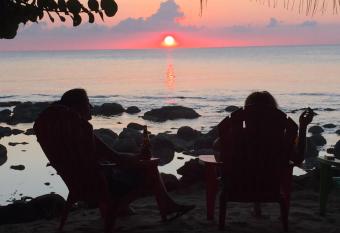 La Princesa de La Isla allows 18 year olds to book a room