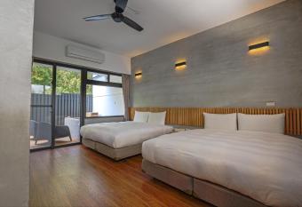 Ruisui Sunshine Hot Spring B&B allows 18 year olds to book a room