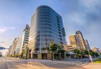 Green World Grand NanJing allows 18 year olds to book a room