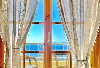 Armonia Elegant Apartments has Balcony rooms