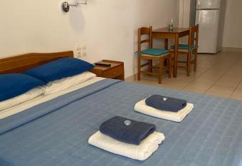 Angelos Studios has Balcony rooms