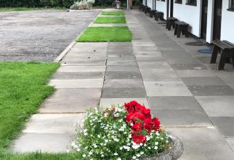 Pinewood Lodge allows 18 year olds to book a room