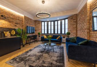 Galeria Italiana Apartments has Balcony rooms