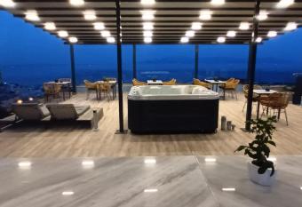 Blue View Apartments has Balcony rooms