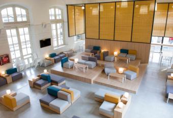 UP Hostel Valencia allows 18 year olds to book a room