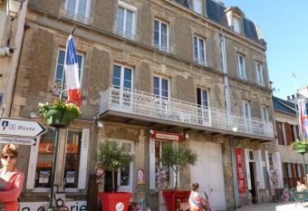 Studio De La Mer allows 18 year olds to book a room